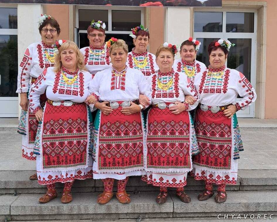 Фолклорна група Явор — групова снимка